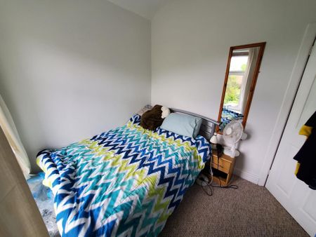 3 bedroom end of terrace house to rent - Photo 5