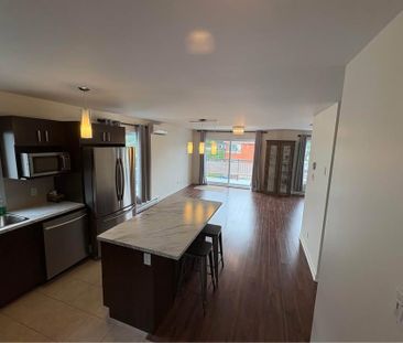 Condo à louer - 4 1/2 avec terrasse privé sur le toit - Photo 2