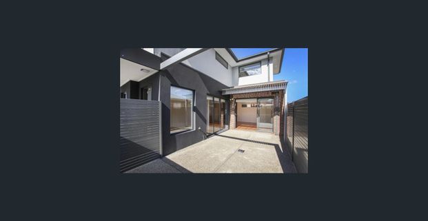 MODERN AND SPACIOUS - Photo 1