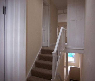 2 bedroom maisonette to rent - Photo 4