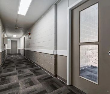- Bachelor at Lord Robinson Apartments - Photo 1