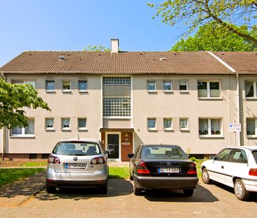 Demnächst,- neues Duschbad, tapeziert und gestrichen, 3,5 Zimmer mi... - Photo 3