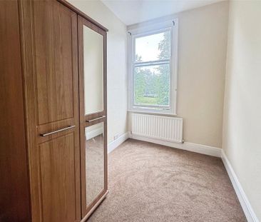 3 bedroom flat to rent - Photo 2