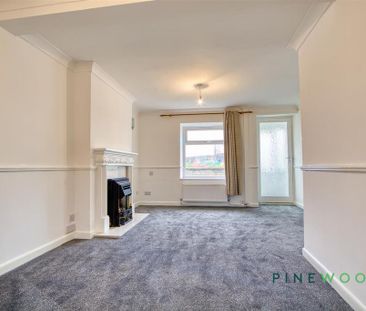 2 bedroom end of terrace house to rent - Photo 2