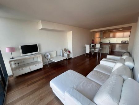 2 bedroom Flat To Let - Photo 2