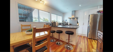 Charming 3BR Home in Churton Park - Photo 3