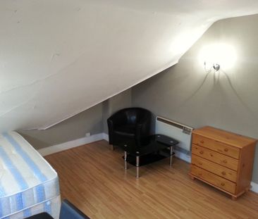 Studio Flat, Bedford Hill, SW12 - Photo 3