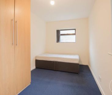 6 bedroom end of terrace house to rent - Photo 6
