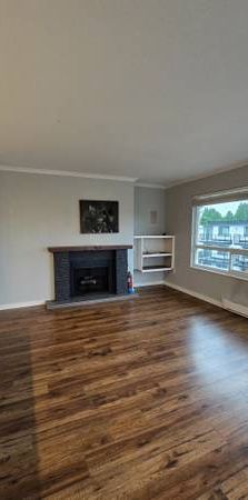 Renovated 2 beds 1.5 baths in Mount Pleasant East - Photo 1