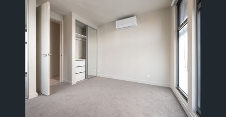 Stunning 4 Bedroom Townhouse in Port Melbourne - Photo 5