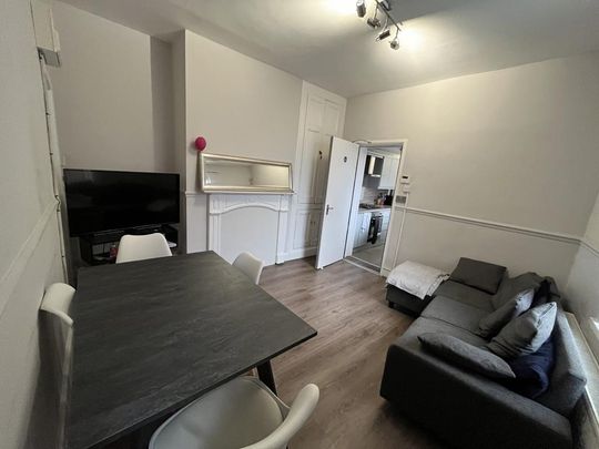 3 bedroom end of terrace house to rent - Photo 1