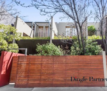 Sophisticated 1-Bedroom Residence in the Heart of Prahran - Photo 3