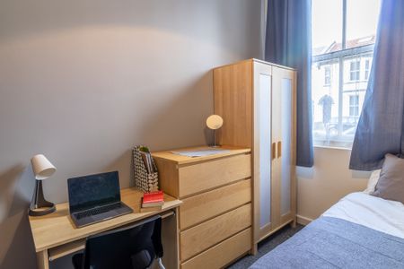 7 Bed Student Accommodation - Photo 5