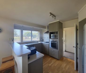 Relax on Russley - Mt Maunganui - Photo 5