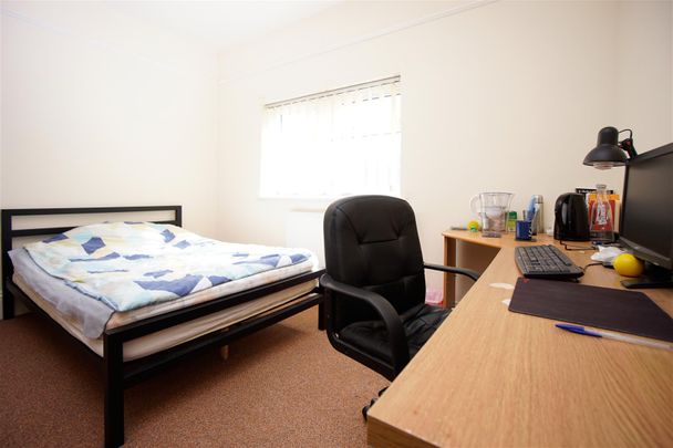 Addison Road - Flat 2, Plymouth - Photo 1