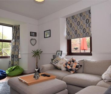 4 bedroom detached house to rent - Photo 2