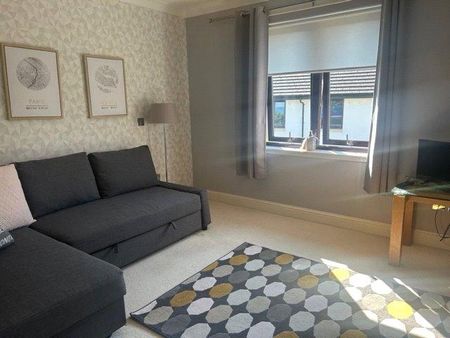 5 bedroom detached house to rent - Photo 3