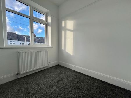 3 bedroom terraced house to rent - Photo 5