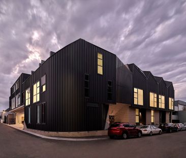 Elegant & Contemporary Townhouse in the Heart of Richmond - Photo 1