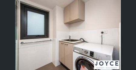 Location Location! - Photo 3