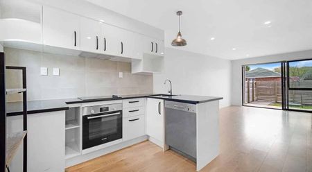 Modern 2-Bedroom + Study Terrace Home in Swanson - Photo 4