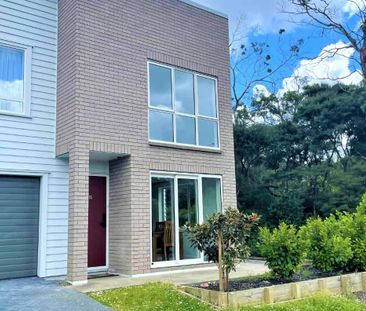 4 Bedrooms, 2.5 bathrooms - Photo 1