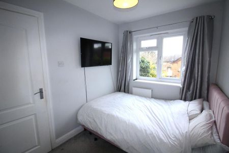 2 bedroom end of terrace house to rent - Photo 5