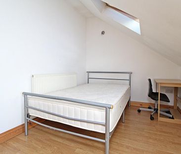 2 bedroom flat to rent - Photo 6
