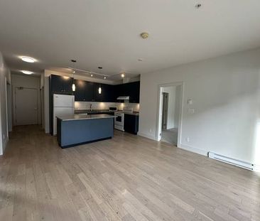 Two bedroom + den at Mistral (312) - Photo 4