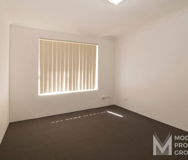 4 X 2 KENWICK VILLA - Photo 3