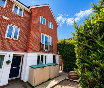 4 Bedroom House - Townhouse To Let - Photo 1