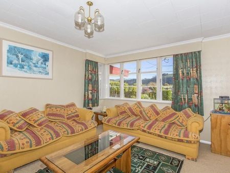 Secure 3BR plus Sunroom in Taita, Lower Hutt - Photo 5