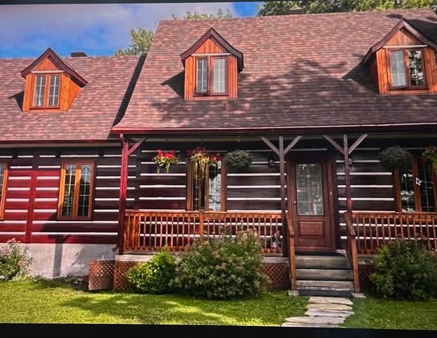 À louer / Maison à étages - Photo 1
