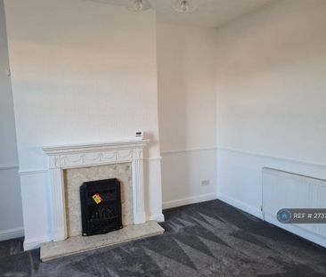 2 bedroom end of terrace house to rent - Photo 1