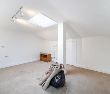3 bedroom flat to rent - Photo 2