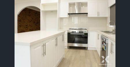 A Kingsville Hidden Gem Offering City-Fringe Convenience - Photo 4