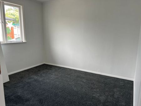 3 bedrooms plus 1 small room house in New Lynn - Photo 3