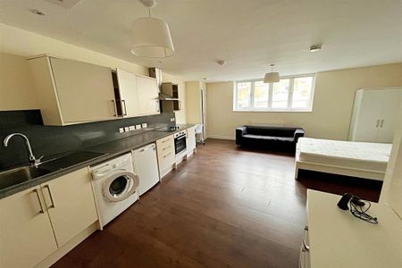 Studio to rent - Photo 4