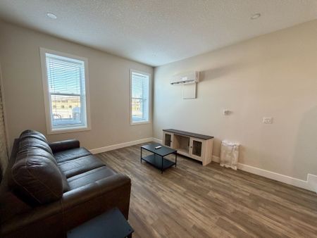 For Lease - 537 Talbot Street Unit# 3, St. Thomas, Ontario - Photo 2