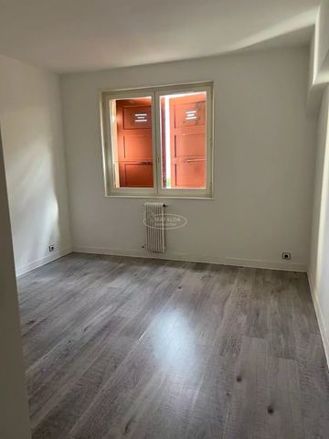 Location Appartement 3 pièces 88m² BONNEVILLE 74130 - Photo 3