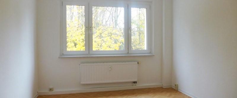 Gemütlich Wohnen - mit Wanne und Fenster im Bad - Photo 1