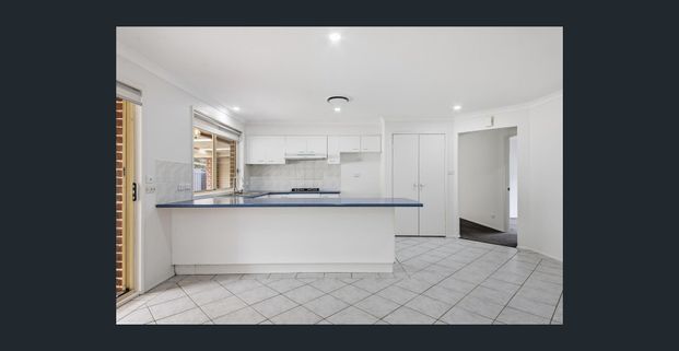 Large 5 Bedroom Family Home - Photo 1