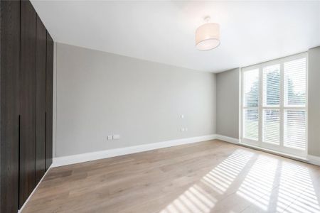 4 bedroom end of terrace house to rent - Photo 5