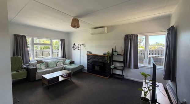 Family Friendly Home - Photo 1