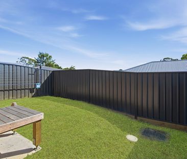 Spacious 1 Bedroom Unit – Convenient & Low Maintenance Living - Photo 5