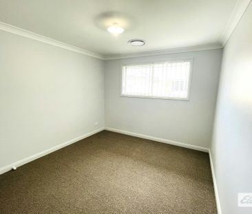 Near New Luxury house with 4 Bedrooms plus STUDY - Photo 2