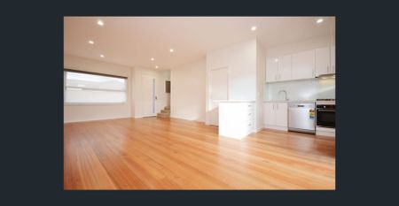 SUPERB LIVING IN A PRIME LOCATION - Photo 4