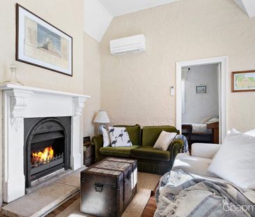 Charming Mountains Cottage In The Heart Of Springwood - Photo 2