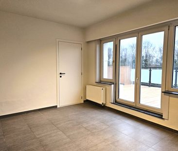 Vernieuwd en licht dakappartement in het centrum - Foto 2