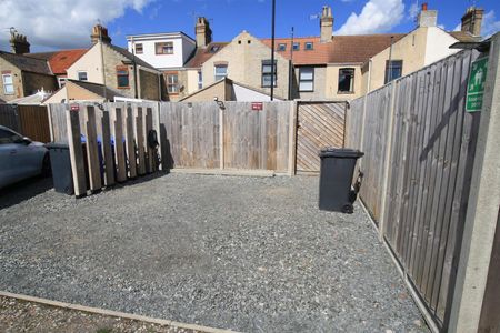 Stradbroke Road, Lowestoft - Photo 4